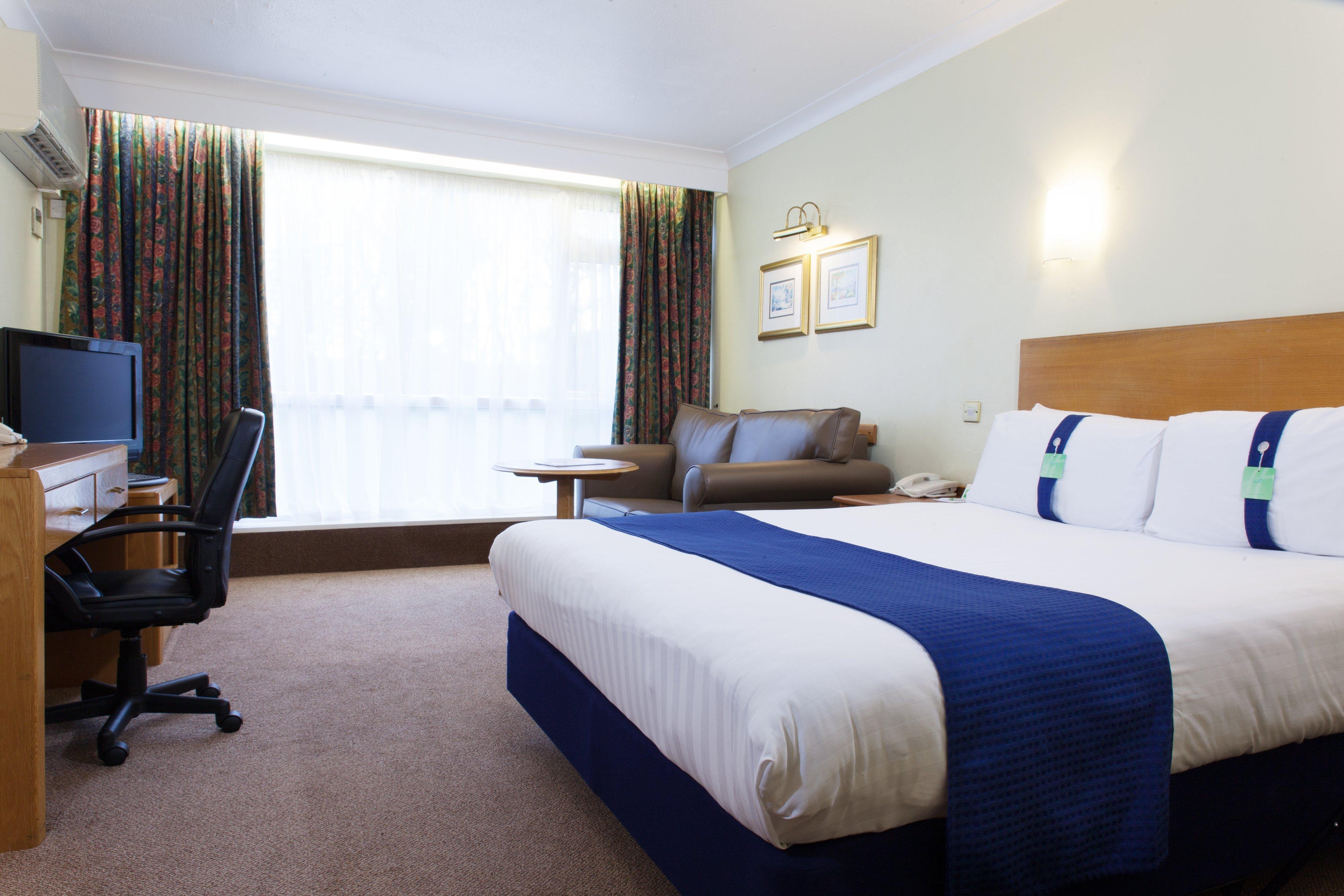 Holiday Inn Newport By Ihg Exterior photo