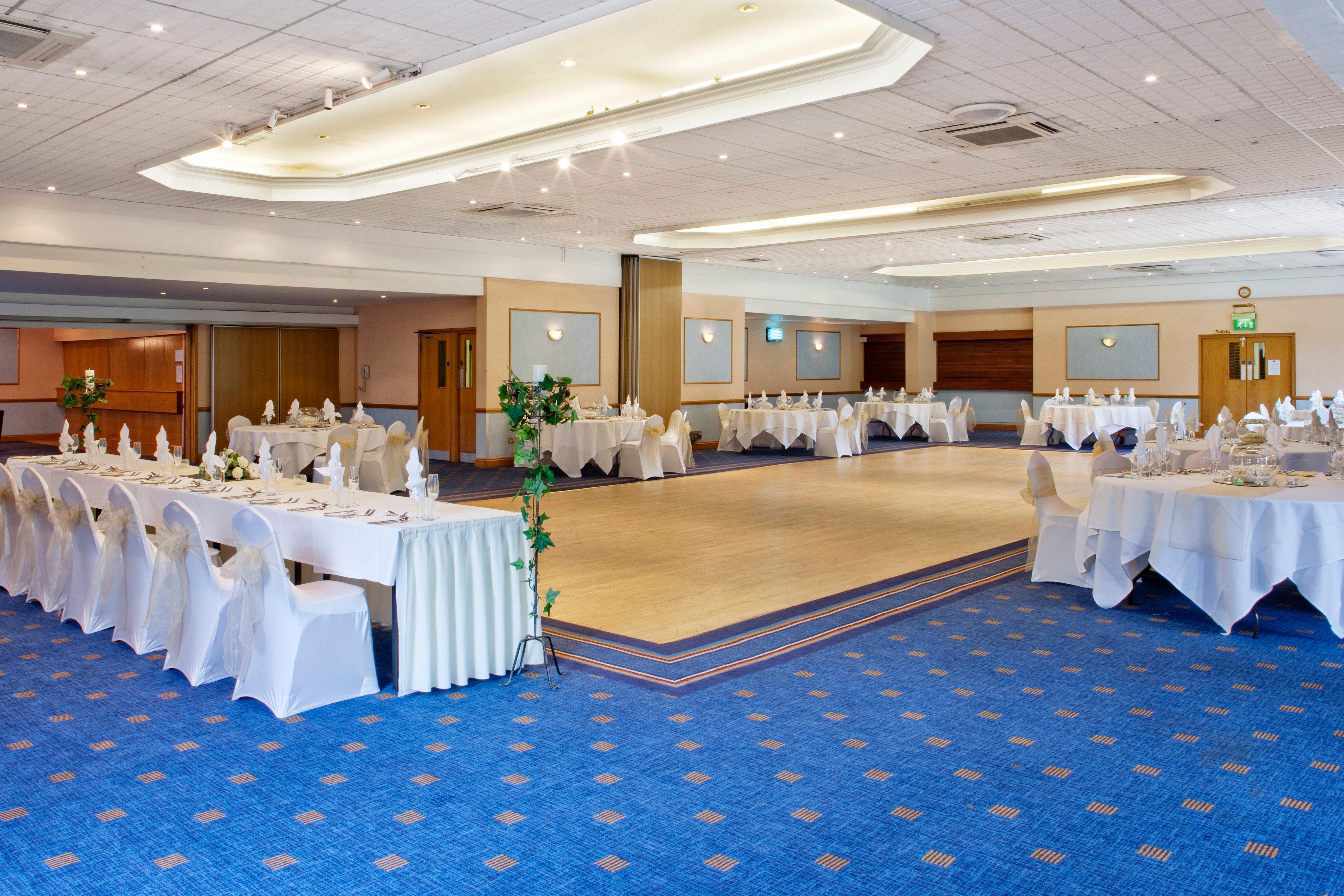 Holiday Inn Newport By Ihg Exterior photo