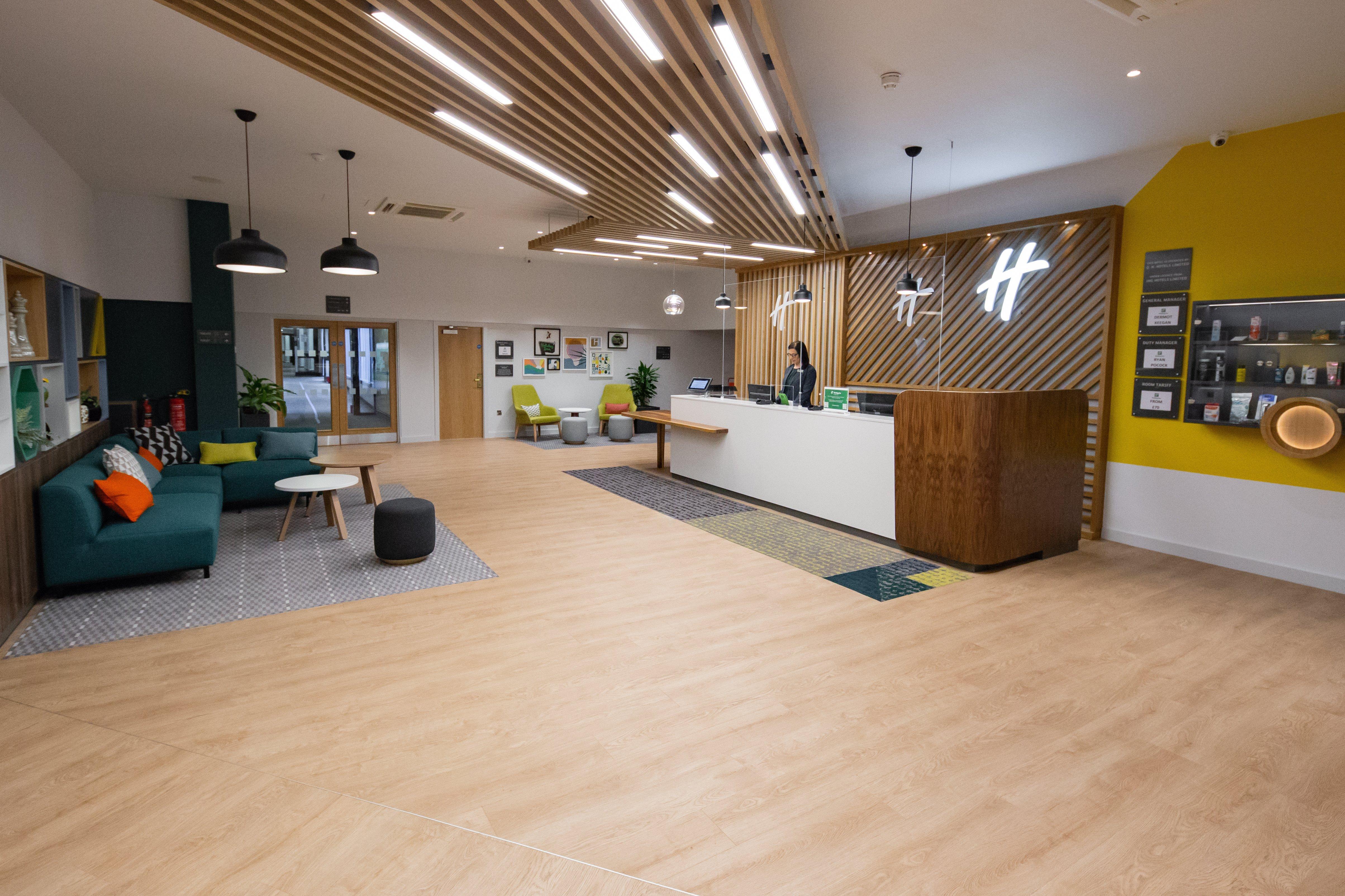 Holiday Inn Newport By Ihg Exterior photo