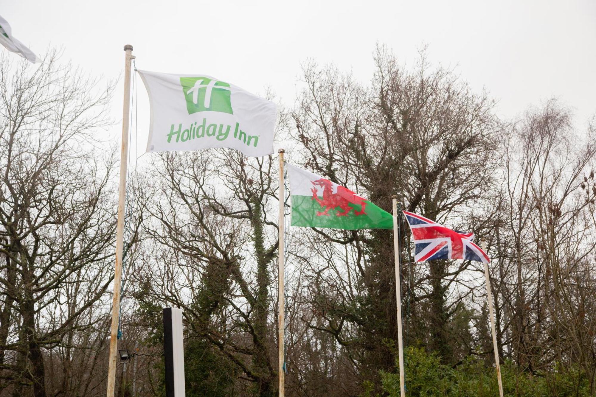 Holiday Inn Newport By Ihg Exterior photo